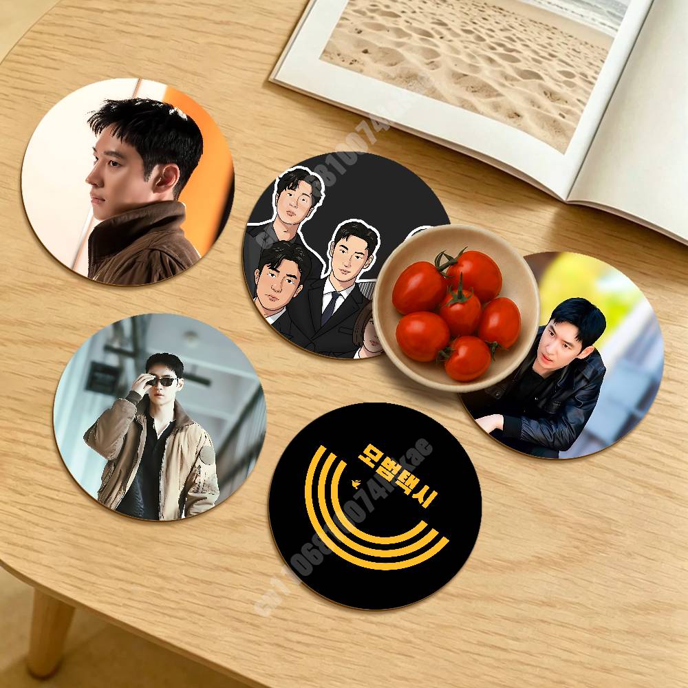 Modern Korean Lifestyle - Posavasos Redondo con Diseño del Drama